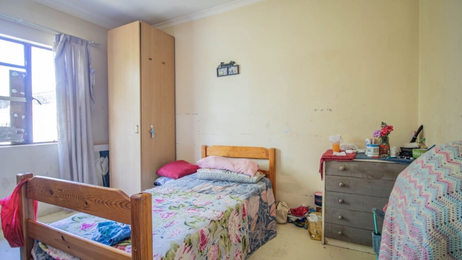 2 Bedroom Property for Sale in Hooikraal Western Cape